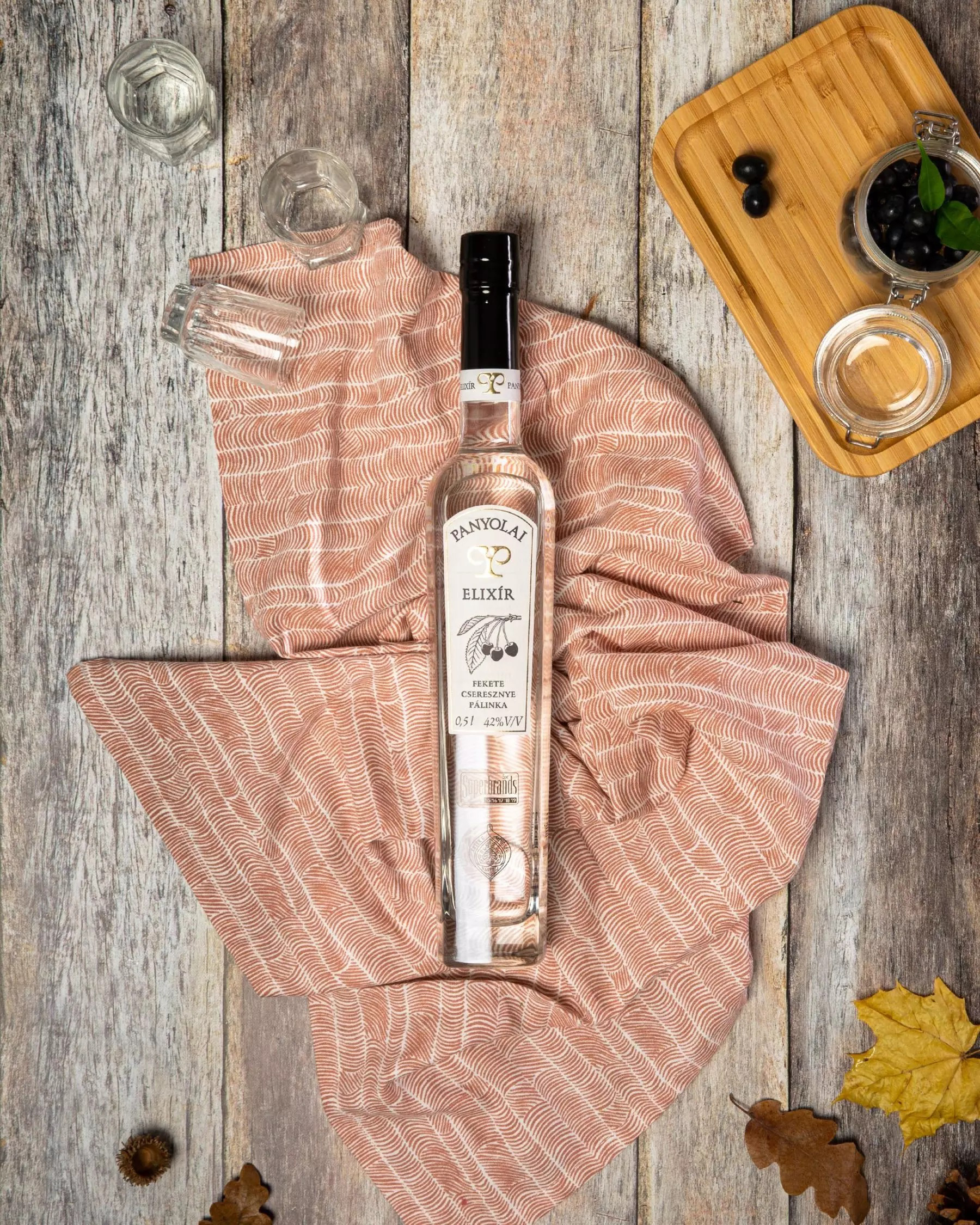 Panyolai Elixír Schwarzkirsch-Brand / Fekete Cseresznye, 42% Vol. 0,5 ltr. in Geschenkhülle