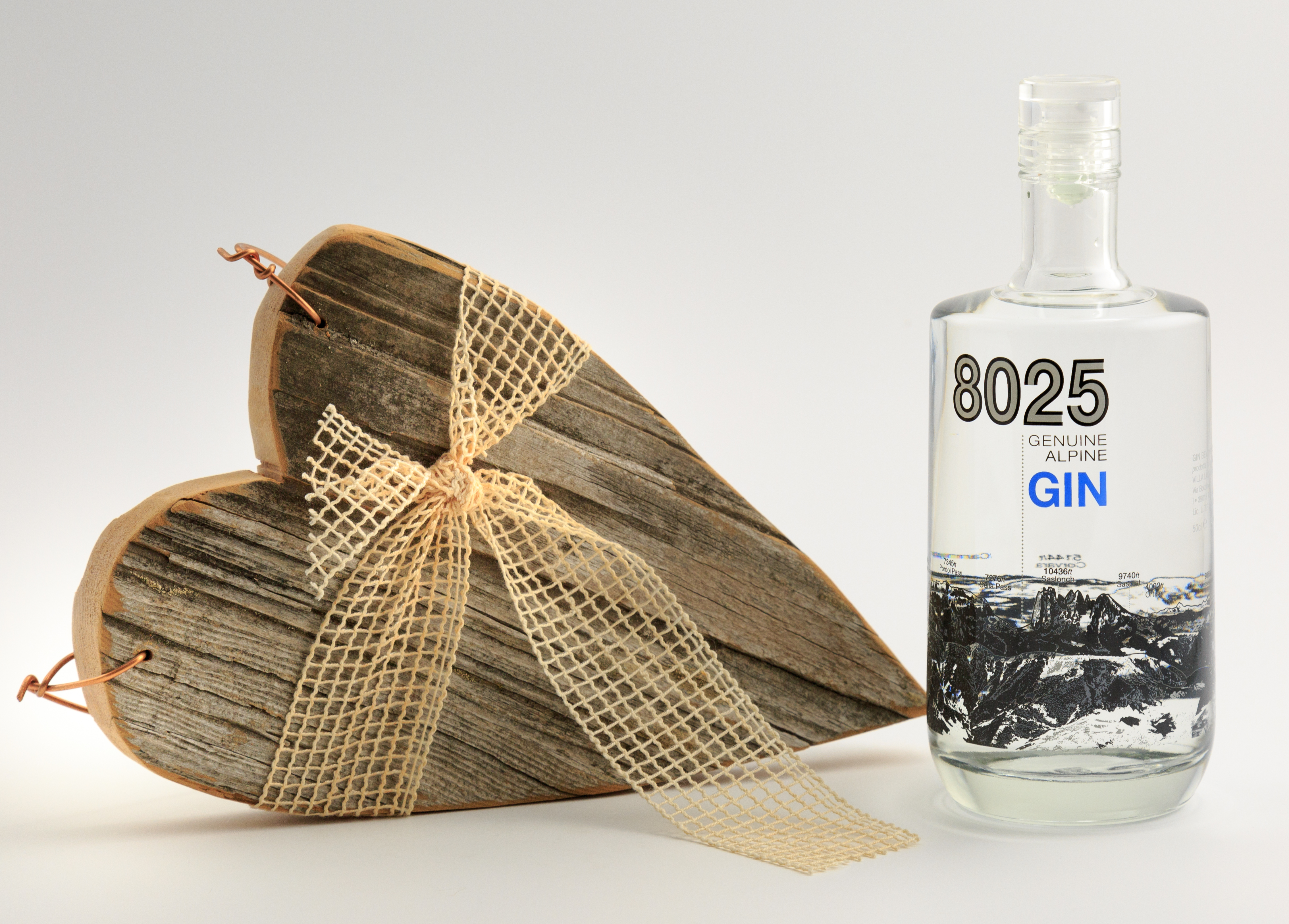 Villa Laviosa 8025 Genuine Alpine Gin / 40% Vol. 0,5 ltr. / Geschenkkarton